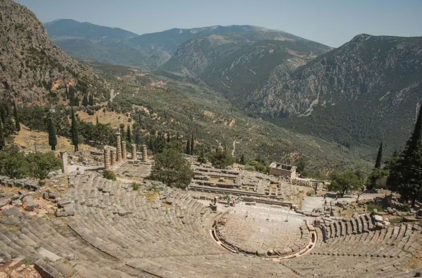  Percée archéologique après la découverte de “trésors d’Apollon” enfouis sous d’anciennes ruines