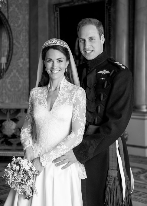 Le Prince et la Princesse de Galles partagent une photo inédite de leur mariage à l'occasion de leur anniversaire