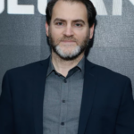 Michael Stuhlbarg, star de "Boardwalk Empire", attaqué par un sans-abri avec une pierre