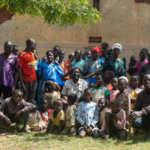 Ouganda : marié à 12 femmes, il est père de plus de 100 enfants