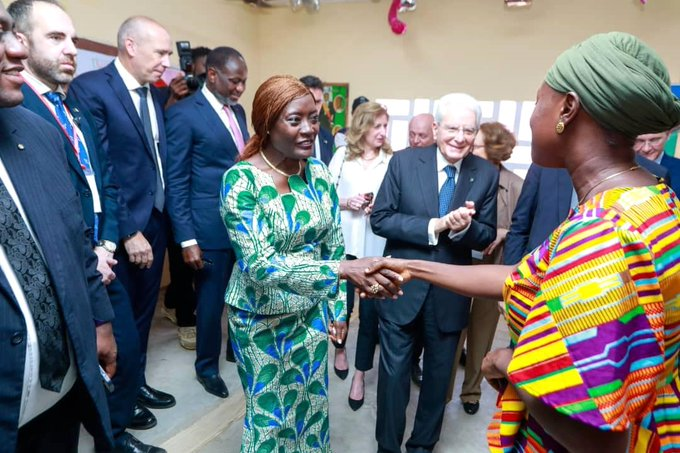 Éducation nationale : le Président italien Sergio Mattarella visite le Groupe scolaire Vridi Canal, réhabilité par AVSI avec le soutien financier du groupe ENI