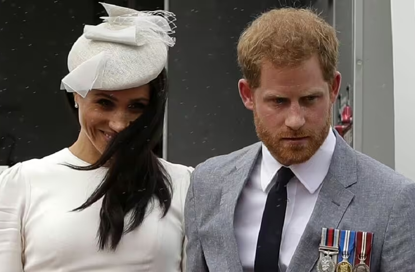  Le prince Harry est confronté à deux choix lors de son retour au Royaume-Uni en raison du “changement d’avis” de Meghan Markle.