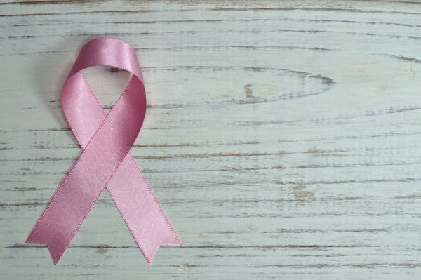  Les 20 signes d’alerte du cancer qui vous obligent à consulter immédiatement un médecin