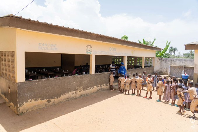 Cantine du Groupe scolaire Abadjin Kouté (Songon) : une contribution exemplaire de la chefferie du village qui soulage 278 rationnaires