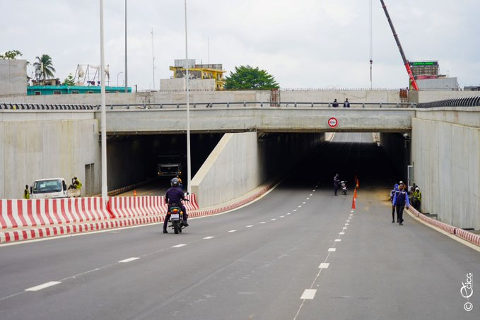 Inondation du tunnel d’Abobo : le ministre Amédé Kouakou appelle les populations à éviter de boucher les systèmes d’évacuation d’eau