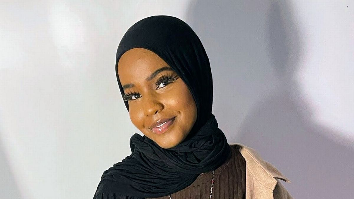 Une jeune fille de 15 ans morte étranglée par son hijab lors d'un horrible accident. Une entreprise de karting condamnée à payer 120 000 livres sterling.