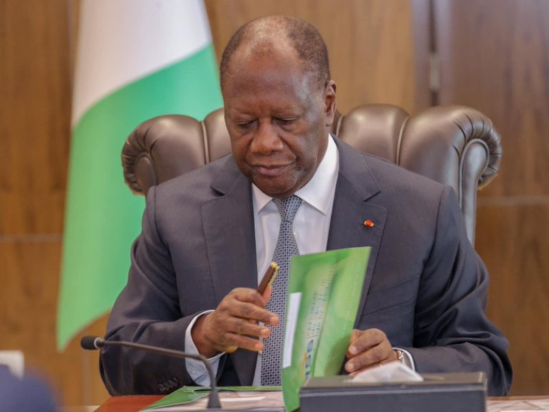 Visite de Transition : Le Président Gabonais Accueilli par Alassane Ouattara en Côte d'Ivoire