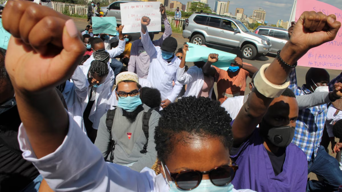 Un hôpital kenyan licencie 100 médecins en grève
