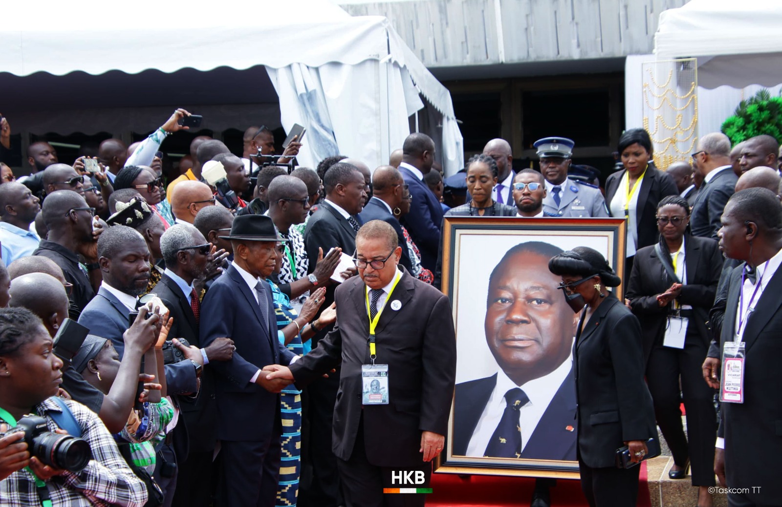 Obsèques Henri Konan Bédié : Messe de requiem à la cathédrale Saint Paul du Plateau avec la présence du Président de la République et son épouse