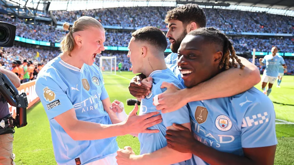 Man City remporte le quatrième titre de champion d'Angleterre d'affilée grâce à un doublé de Foden