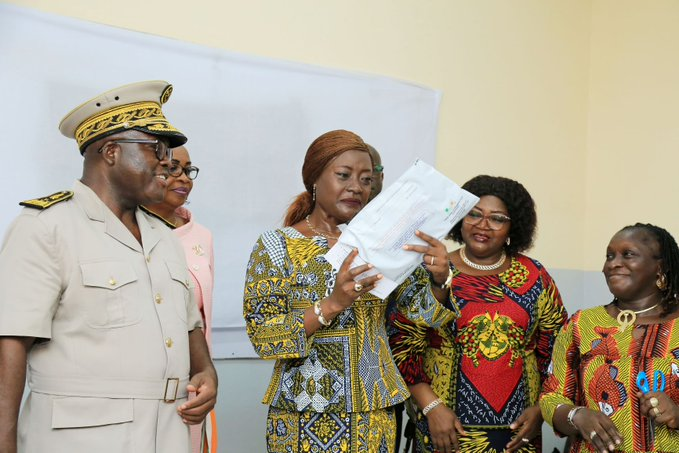 CEPE session 2024: la ministre Mariatou Koné lance les épreuves écrites auxquelles participent 627 908 candidats