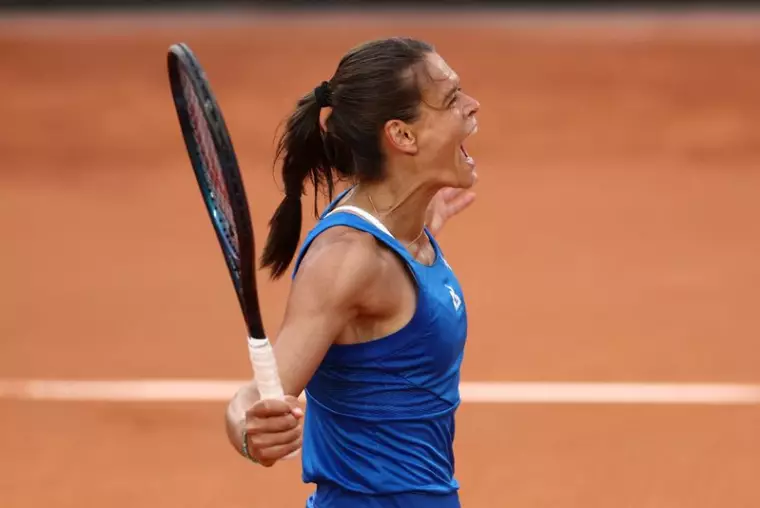 Roland-Garros : Chloé Paquet s'impose brillamment contre Diana Shnaider au premier tour