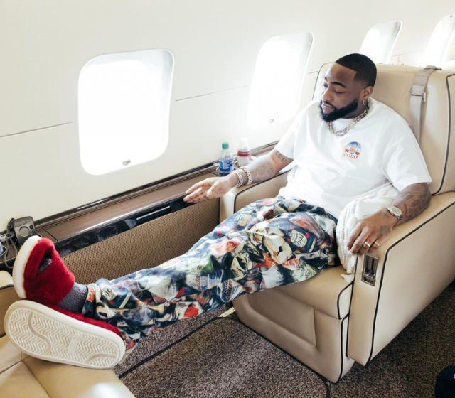  Davido lance sa propre crypto-monnaie, baptisée « $Davido ».