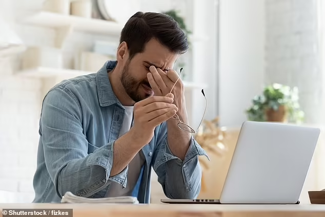 Un médicament contre la migraine pourrait être proposé aux personnes souffrant de bouffées vasomotrices après un essai réussi