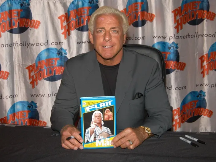 L'altercation entre Ric Flair et l'employé d'un bar est filmée, la bagarre a failli éclater