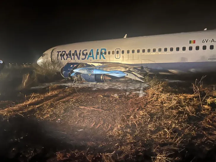 Un Boeing 737 prend feu au Sénégal après une tentative de décollage ratée