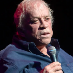 La légende de l'humour James Gregory décède à l'âge de 78 ans