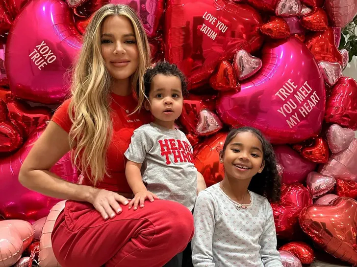 Khloe Kardashian fait du match de Tristan Thompson en NBA une affaire de famille