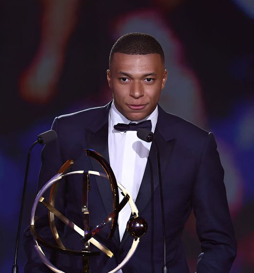  Kylian Mbappé remporte le titre de meilleur joueur de la Ligue 1