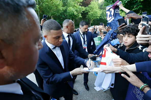 Kylian Mbappé remporte le titre de meilleur joueur de la Ligue 1