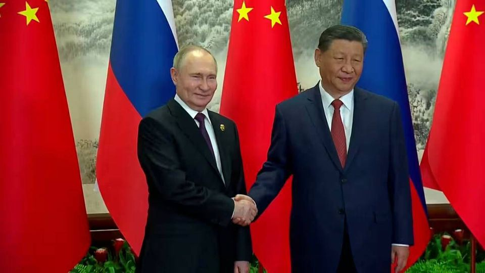 Premières images de la rencontre de Vladimir Poutine avec Xi Jinping à Pékin