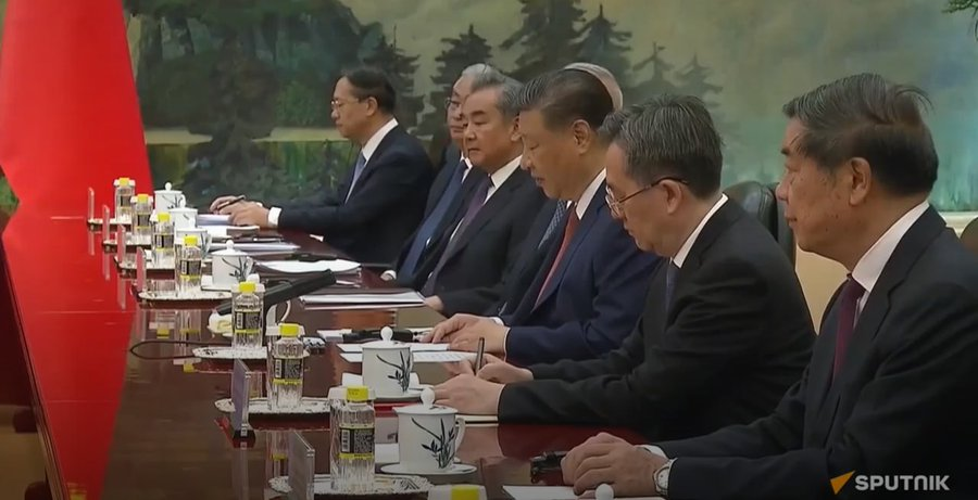 Premières images de la rencontre de Vladimir Poutine avec Xi Jinping à Pékin