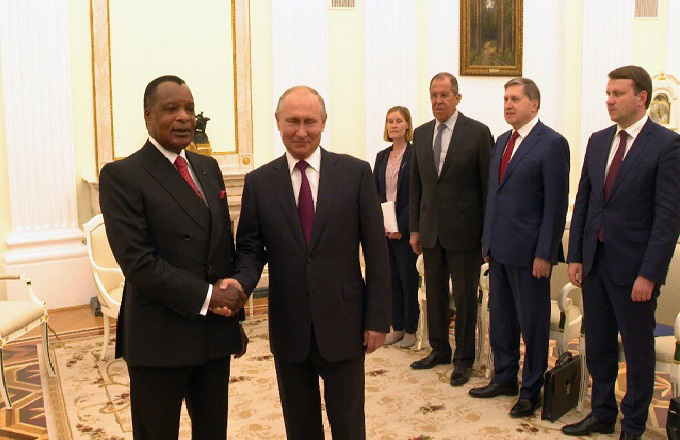 En visite en Russie Sassou-Nguesso loue le « courage et la résilience » de Moscou
