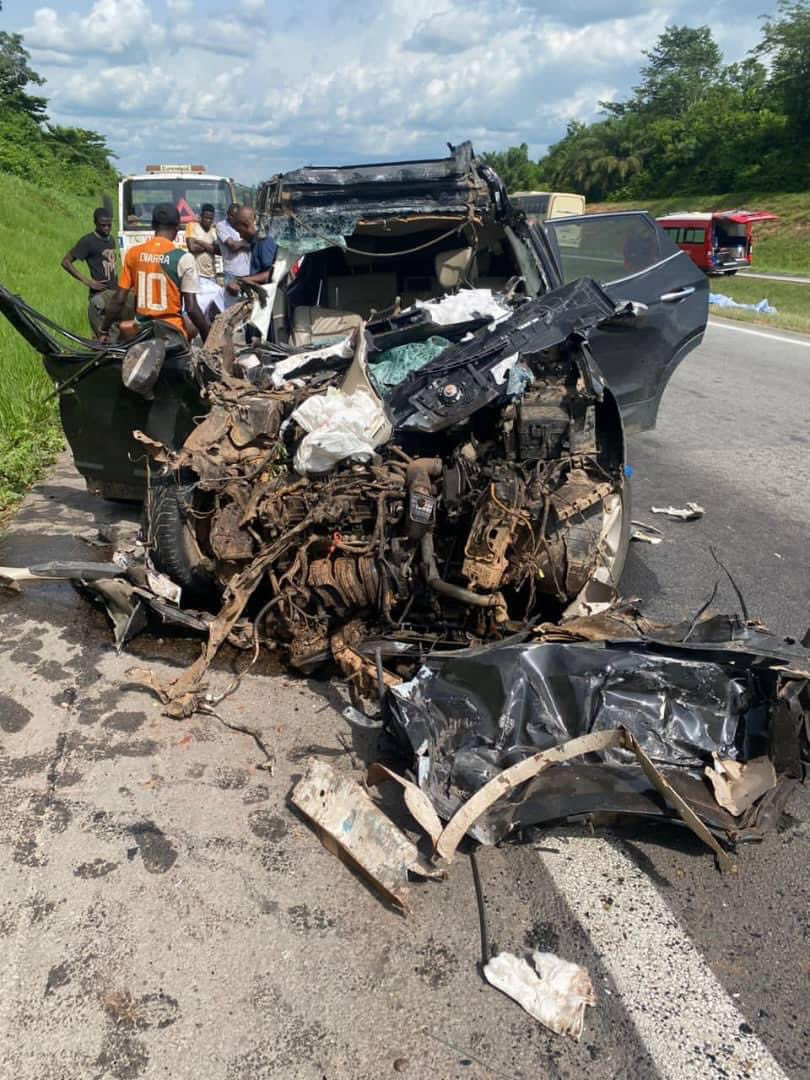 Accident tragique sur l'autoroute du Nord : une personne décédée et deux blessées