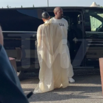 Kanye West et Bianca Censori entièrement vêtus arrivent à l'aéroport italien