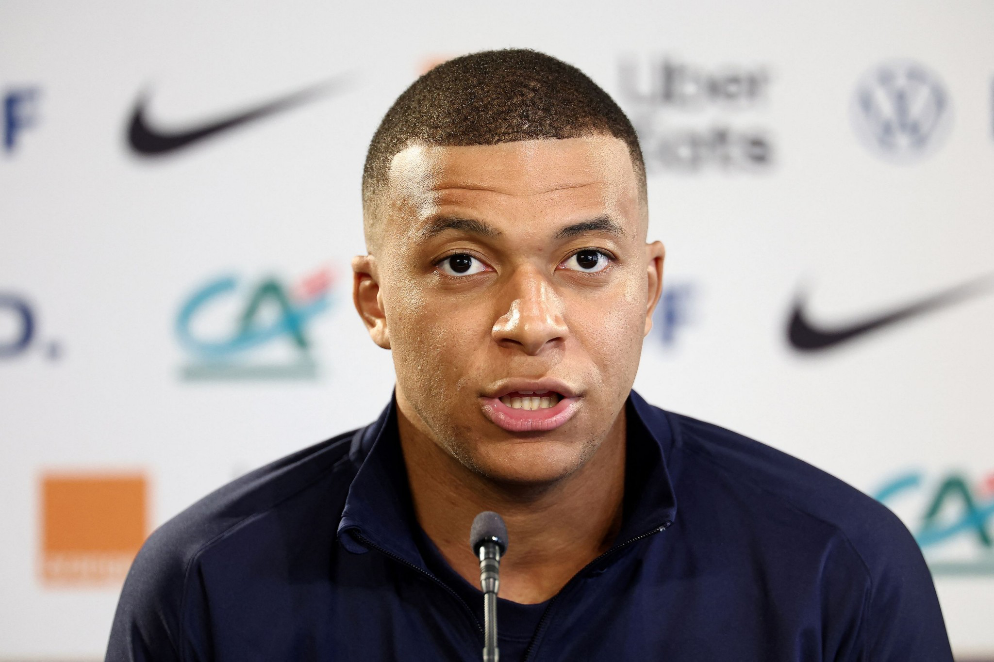 Kylian Mbappé interpelle sur la scène politique