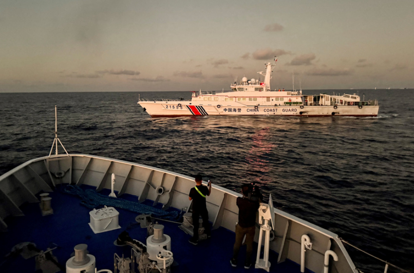  Confrontation en Mer de Chine Méridionale : Collision entre un Navire Philippin et un Navire Chinois près des Îles Spratleys