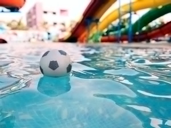 Comment Augmenter le Niveau de pH de Votre Piscine : La Méthode Facile