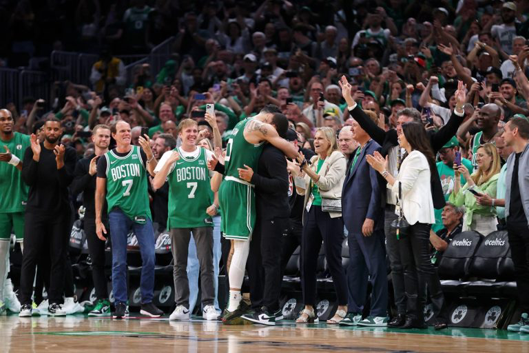 NBA : Jayson Tatum et Jaylen Brown Mènent les Celtics à un 18e Titre Historique !
