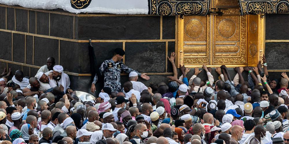 L'Égypte révoque les licences de 16 agences de voyage après le décès de pèlerins à La Mecque