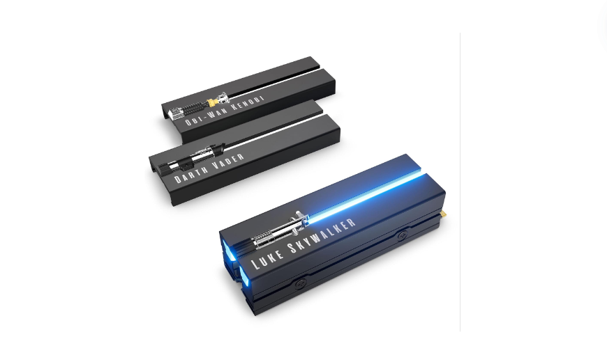 Seagate FireCuda Lightsaber Legends Special Edition, 1 To, SSD interne - M.2 PCIe 4e génération x4, NVMe 1,4, jusqu'à 7 300 Mo/s, sabres laser LED RVB personnalisables (ZP1000GM3A053)