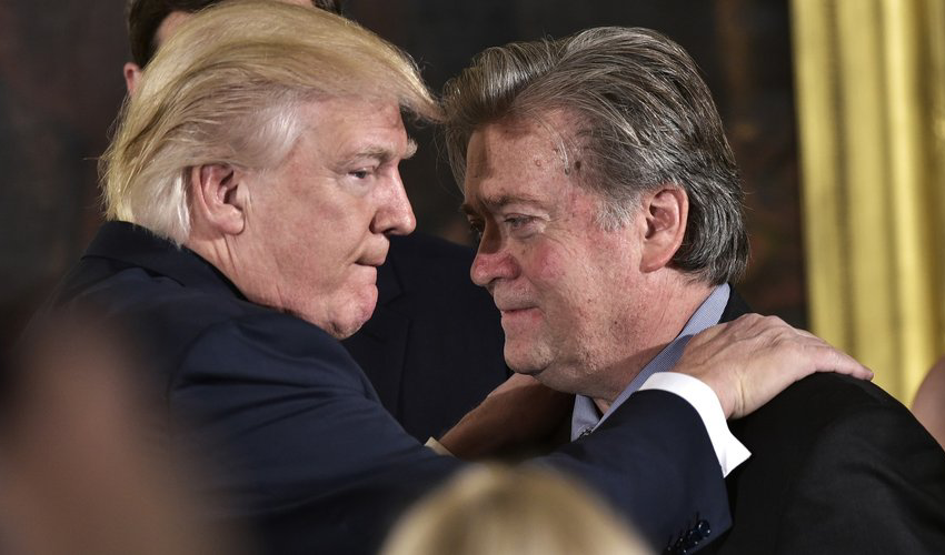  Steve Bannon entame sa peine de prison en défiant Biden