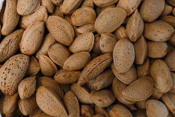 Les Amandes : Faut-il vraiment craindre leur impact sur votre poids ?