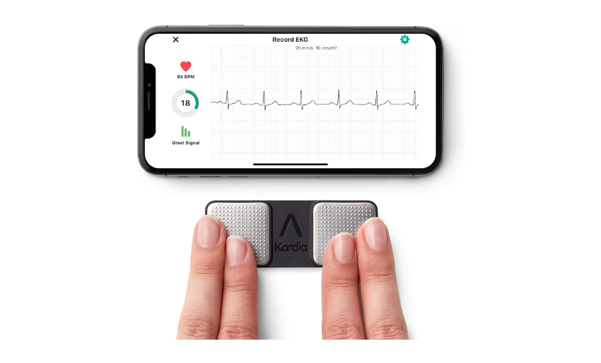  Technologie/AliveCor KardiaMobile 1L : Réalisez un nombre illimité d’ECG (EKG), à tout moment et n’importe où, sans devoir utiliser de fils, de câbles ou de gels.