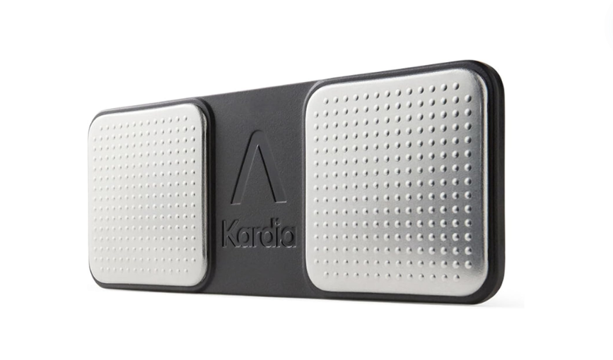 Technologie/AliveCor KardiaMobile 1L : Réalisez un nombre illimité d’ECG (EKG), à tout moment et n'importe où, sans devoir utiliser de fils, de câbles ou de gels.