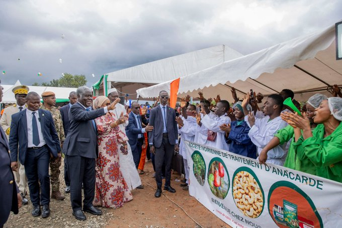 Université d’Odienné : le Premier Ministre Beugré Mambé pose la première pierre