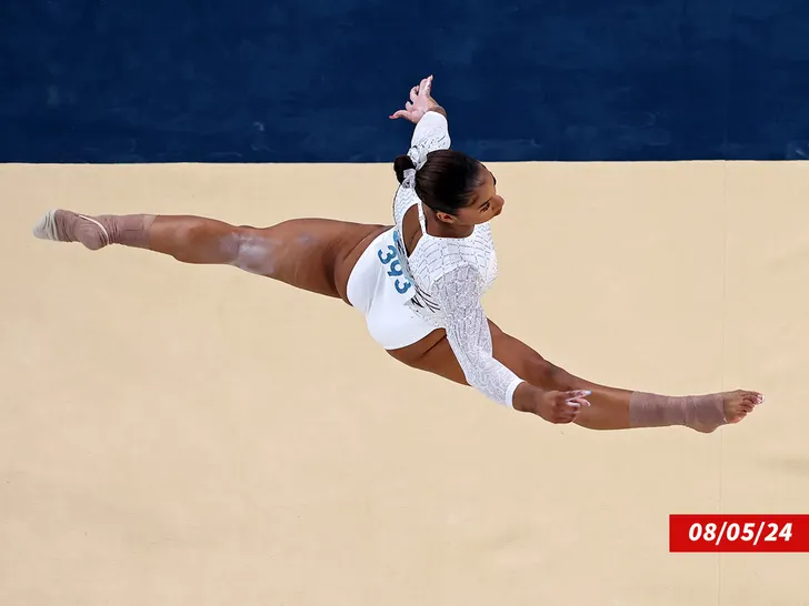 Flavor Flav Promet de Créer une Chaîne en Bronze pour Jordan Chiles Après le Retrait de sa Médaille