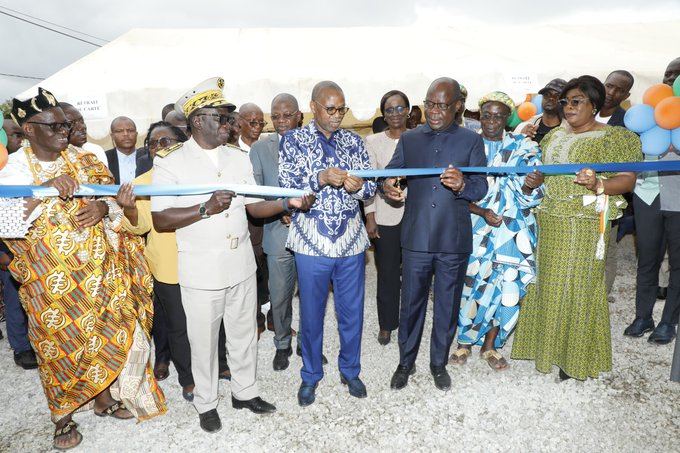  Inauguration du site in situ de production de cartes CMU à Agboville : les ministres Pierre Dimba et Adama Kamara invitent les populations à s’enrôler