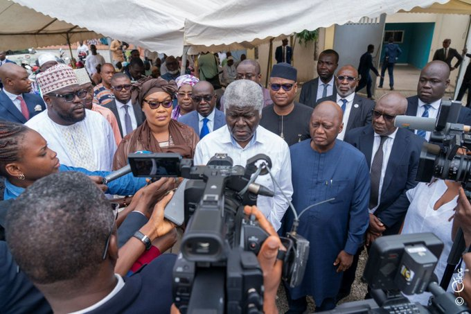 Effondrement d’une mosquée à Akouédo : le Premier Ministre Robert Beugré Mambé aux côtés de la communauté musulmane