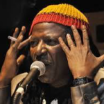 Alpha Blondy Appelle à une Lutte Contre la Pauvreté Face à la Crise Sanitaire en Côte d'Ivoire