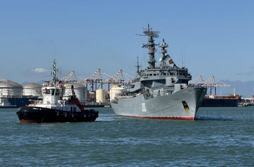  Le Smolny fait escale à Malabo.