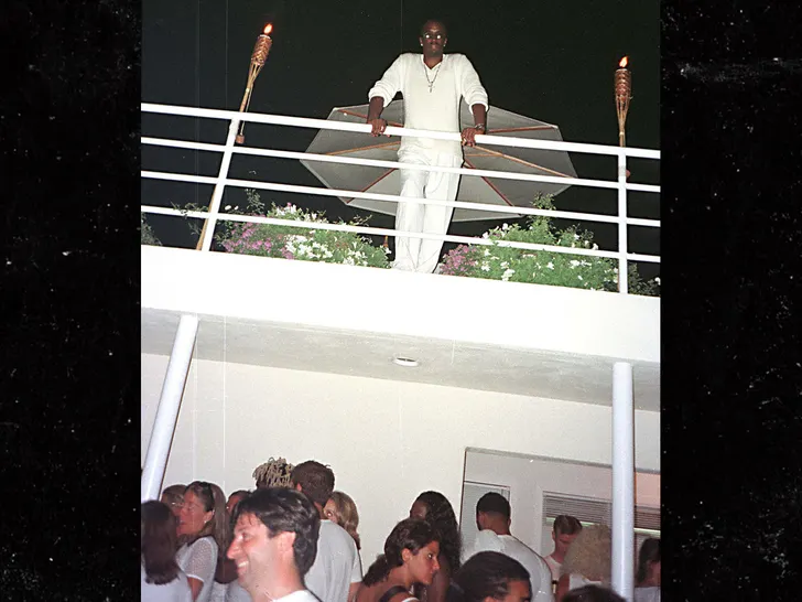 Les photos des fêtes blanches de Diddy refont surface après son arrestation et son inculpation