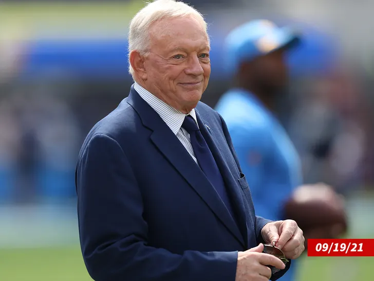 Jerry Jones Déclare Ne Pas Se Souvenir de Son Remarque sur la Taille d'un Pénis