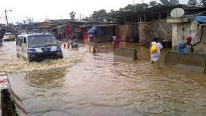  Gabon : Inondations dévastatrices à Libreville suite aux pluies torrentielles