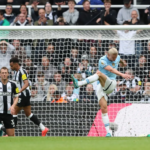 Newcastle Tient Manchester City en Échec Grâce à un Penalty de Gordon (1-1)