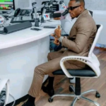 Une star de la musique tanzanienne aspire à surpasser Elon Musk en richesse.